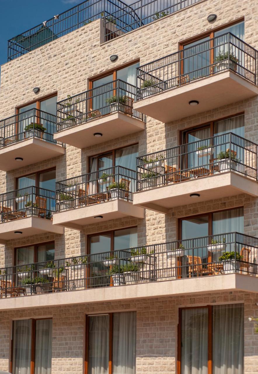 Hotel Twelve By Aycon Budva Bagian luar foto