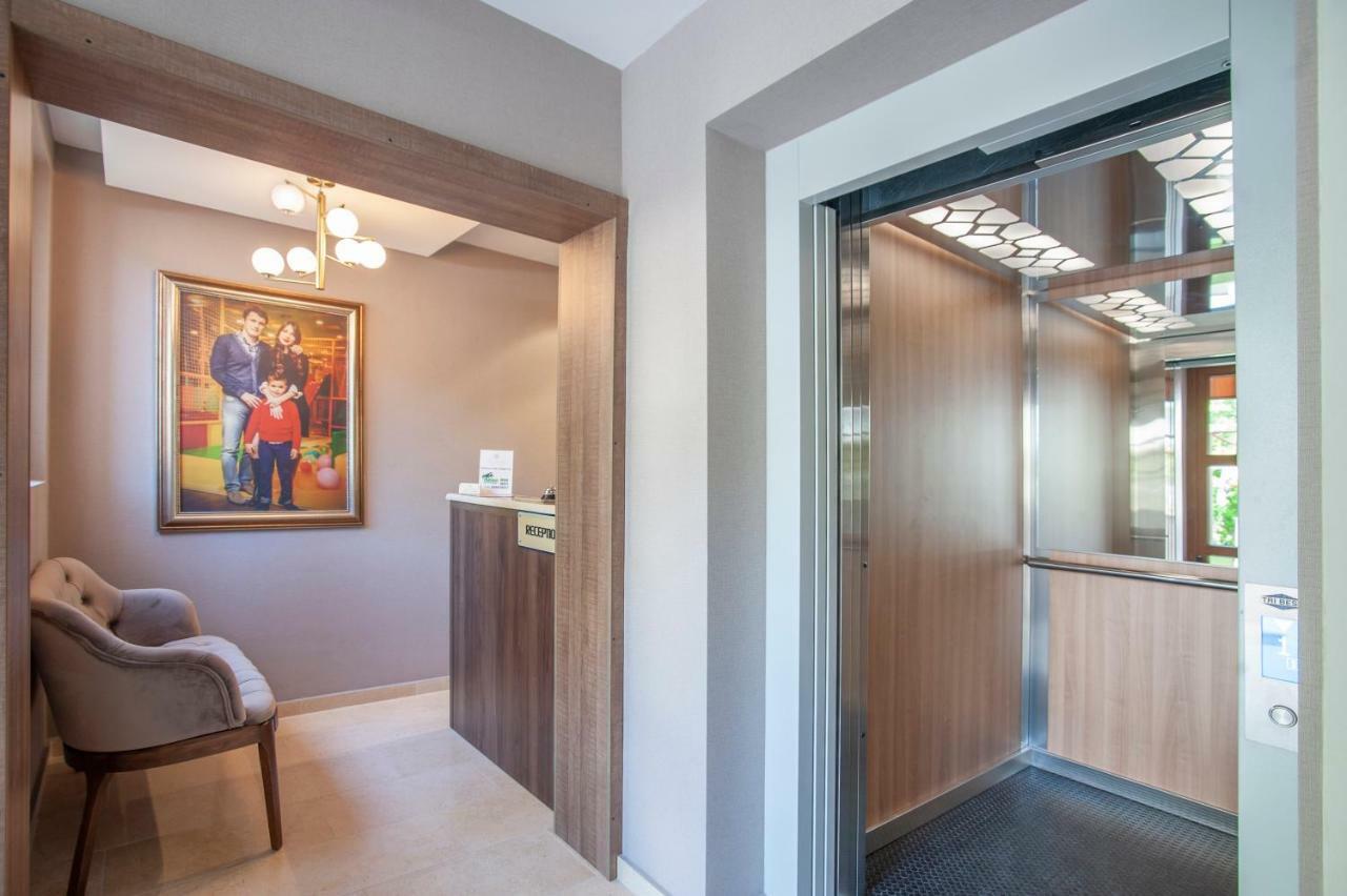 Hotel Twelve By Aycon Budva Bagian luar foto