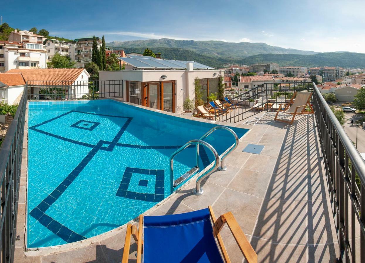 Hotel Twelve By Aycon Budva Bagian luar foto