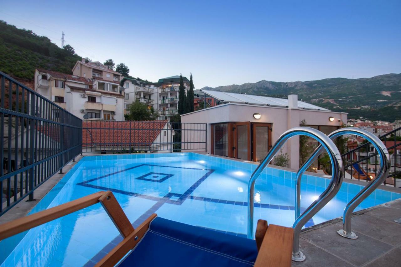 Hotel Twelve By Aycon Budva Bagian luar foto