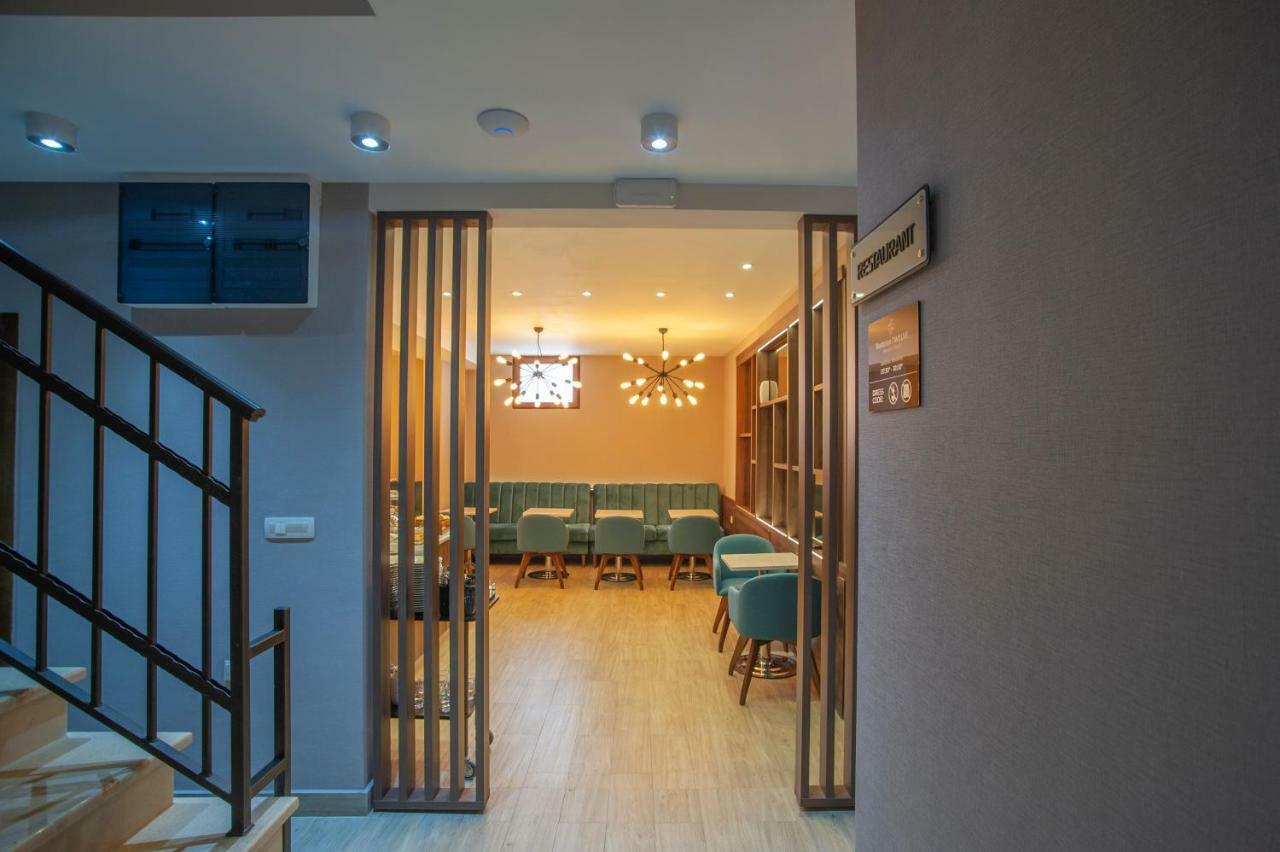 Hotel Twelve By Aycon Budva Bagian luar foto