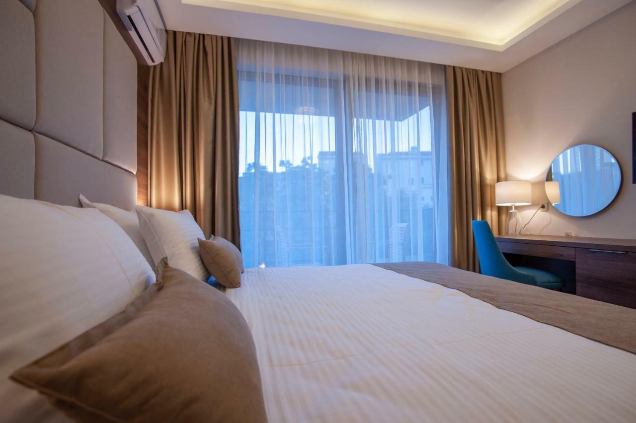 Hotel Twelve By Aycon Budva Bagian luar foto